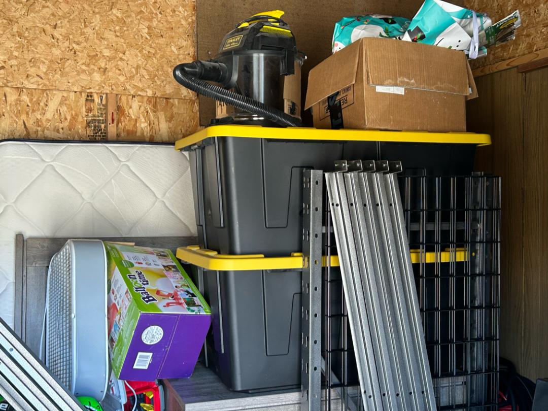 Storage Unit Auction in Hubbard, OH at Dove Storage Hubbard ends on